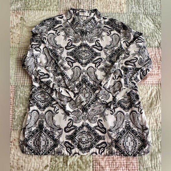 Coldwater Creek Monochrome Paisley Button Down Shirt - Picture 3 of 9